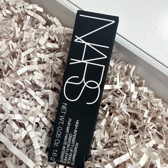 NARS Other - NARS High Intensity Lip Liner set Cruella
Free PENCIL SHARPENER